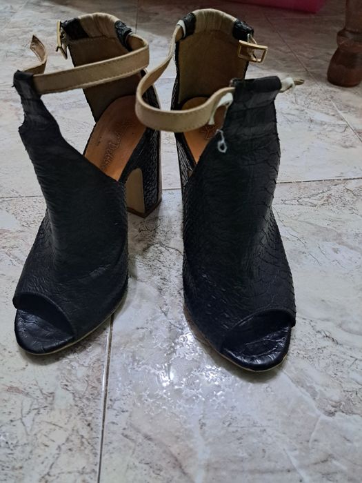 Обувки на дебел ток