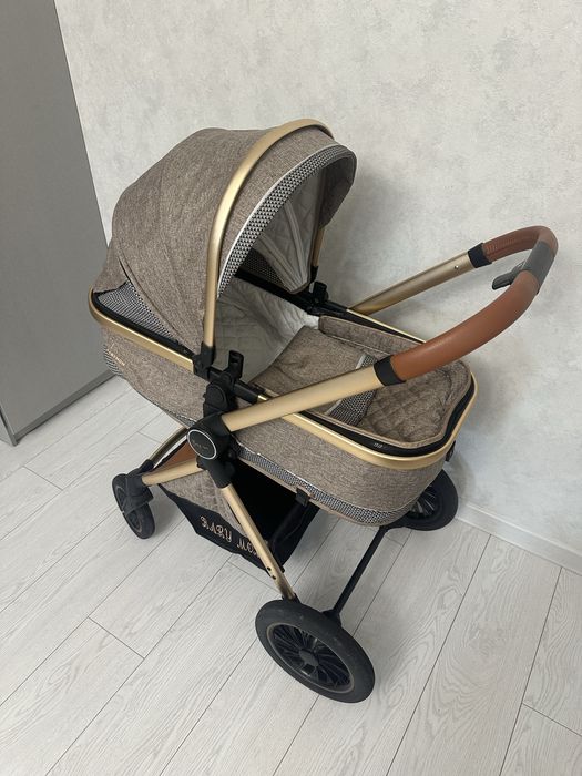 Коляска детская “BABY MOM”