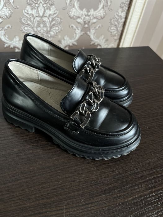 Продам лоферы на девочку