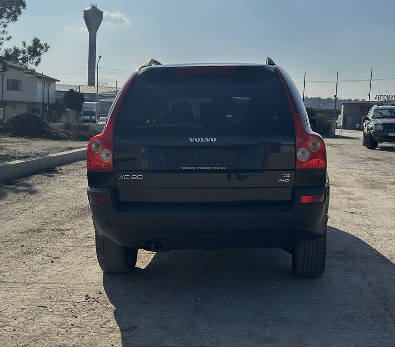 Volvo XC90 4X………