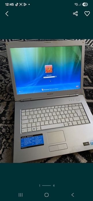 Vând 2 laptop-uri. Sony vaio si Toshiba, 300 de lei ambele