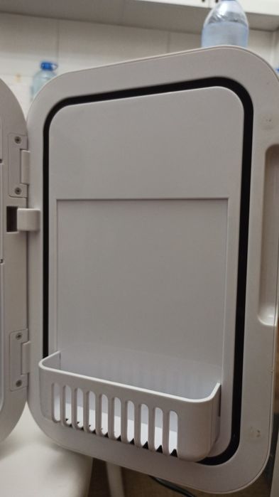 Холодильник для косметики