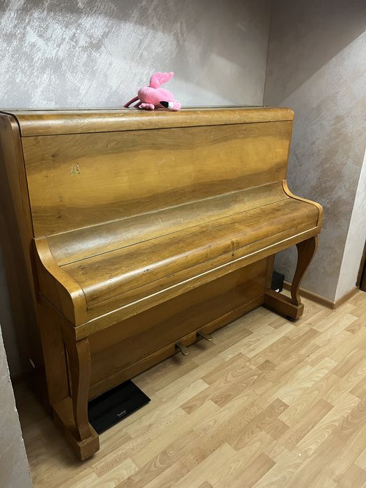 Продам пианино “Calisia”