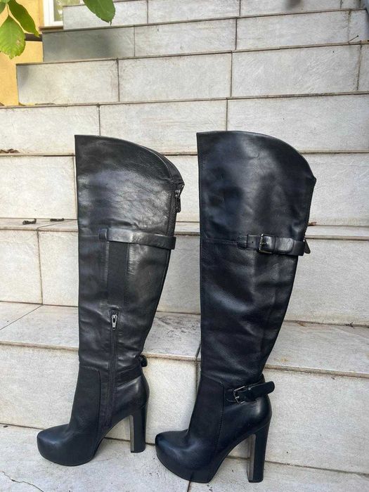 vand cizme din piele naturala, pentru femei - noi. marca -guess,