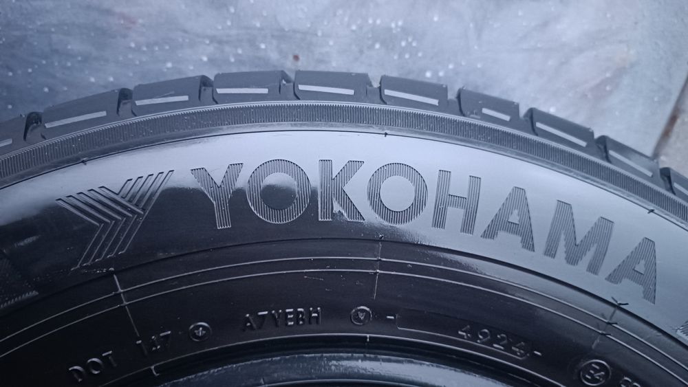 235/65/16 С Yokohama Дот 4924