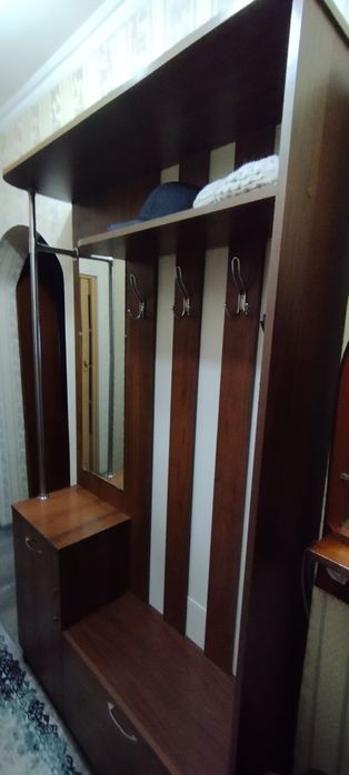 Продам прихожую б/у