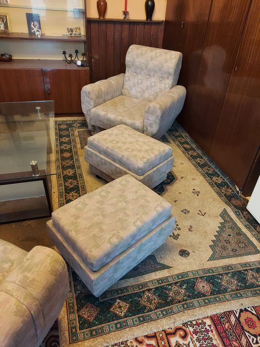 Продавам 2 фотиоли  и 2 таблетки в много добро състояние без протрито