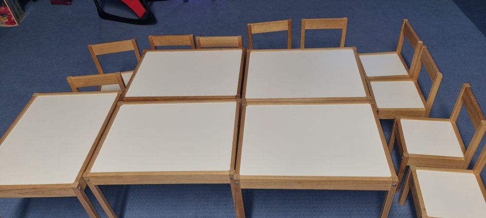 Vând măsuțe pentru copii