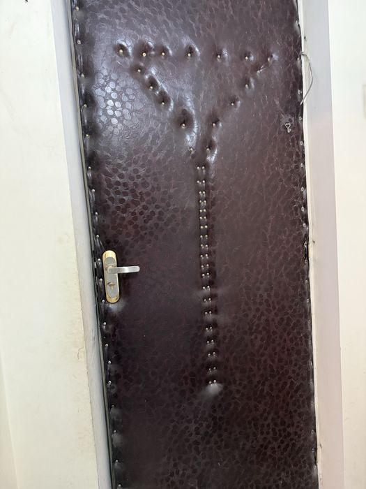 Продается входная дверь. Цена договорная