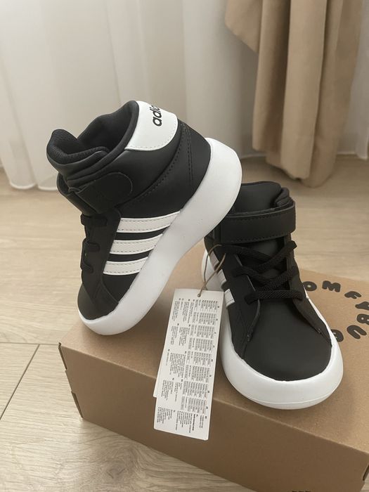 Детски маратонки Adidas Court