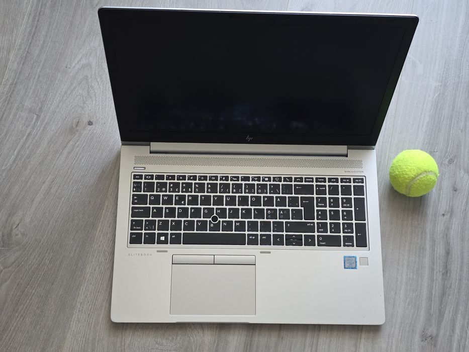 Laptop HP i7-8665  8Gb 256 SSD