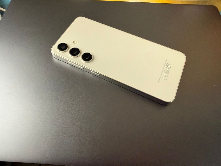 Samsung Galaxy S 24 (без караобки)