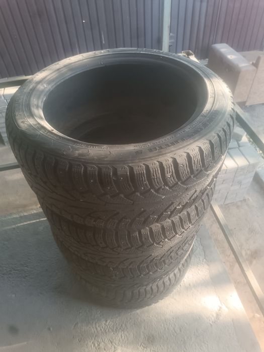 Продам шины R18 зимние