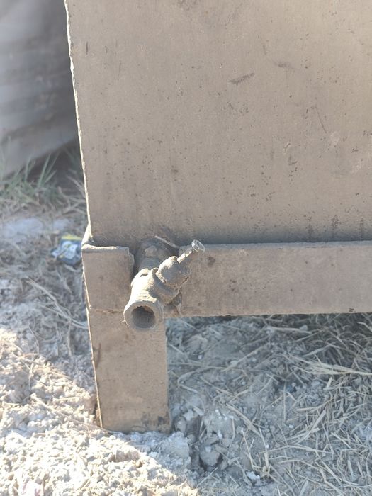 Емкость целый,с объемом 2000 литров