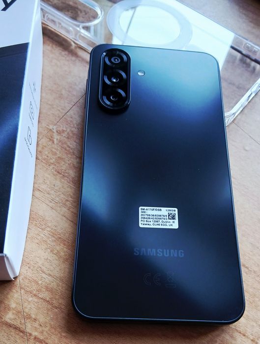 Samsung A17 de 128Gb.Dual Sim Black,nou.