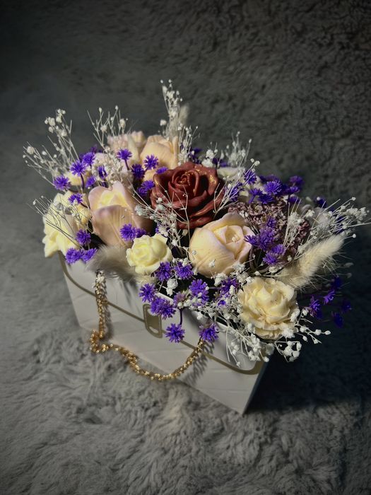 Aranjament din ceara Royal Grace