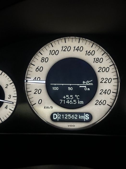 MERCEDES-BENZ E-Class 0 — imagine 5