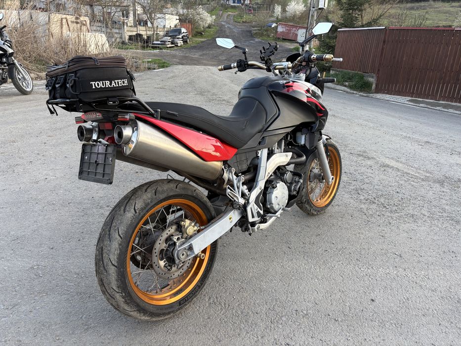 Aprilia Pegaso Strada 650