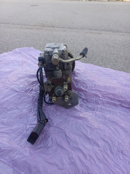 Гориво нагнетателна помпа  ( нафтова помпа)