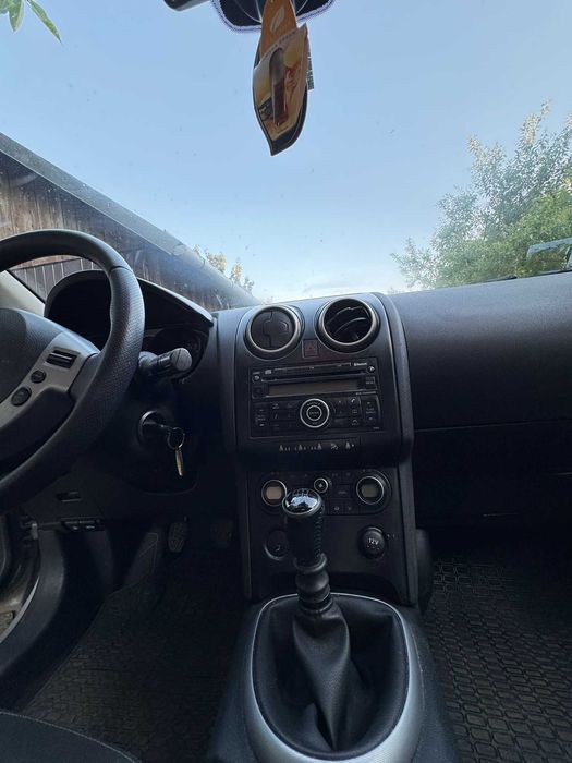 Nissan qashqai. An 2008