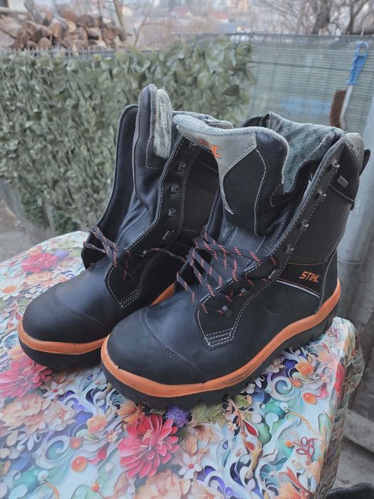 Papuci Gore Tex 44