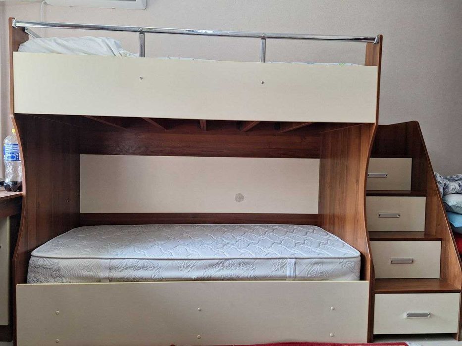 Кровать двух ярустная