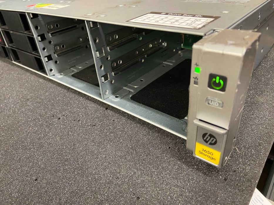 HP StoreEasy 1650 NAS Storage - 2x 10TB SAS HDD, 16GB DDR4 сторидж