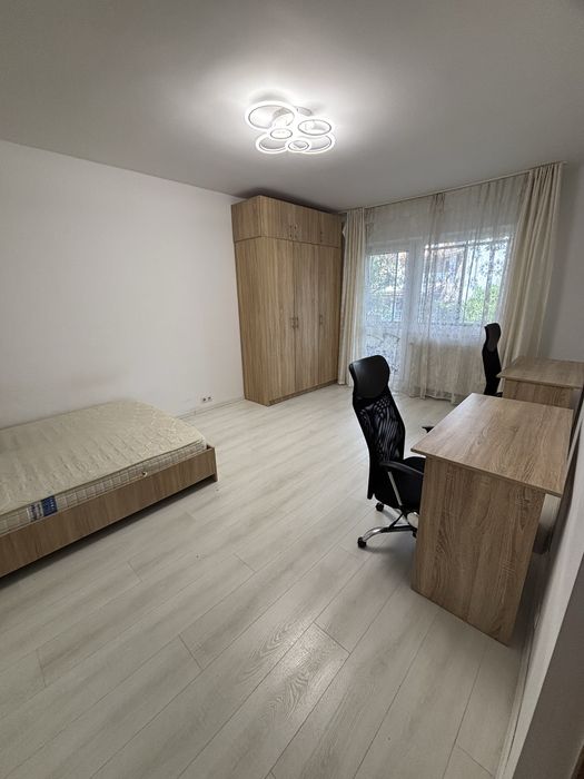 Dau in chirie ap 3 camere in zona Intre Lacuri