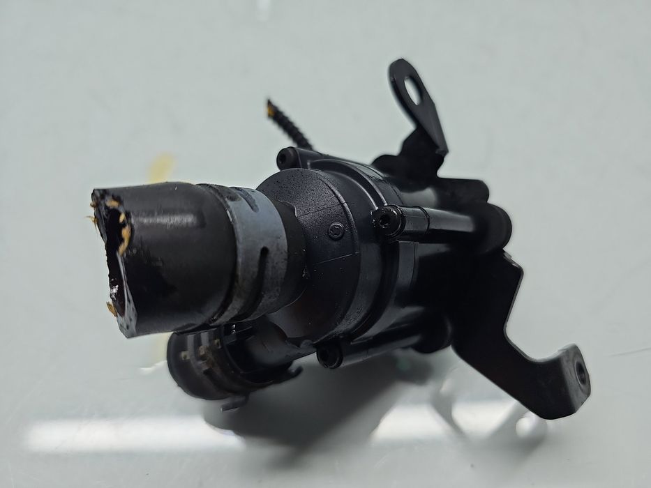 Pompa recirculare apa AUDI A6 (4G2, C7) S-line [Fabr 2012-2017] 04L965