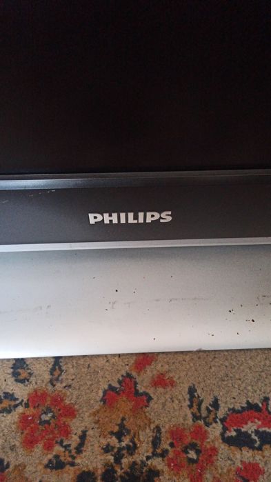 Продам телевизор и подставку,крепление