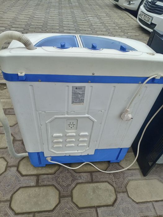 Kir yuvish mashinasi sotiladi