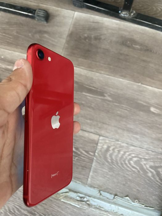 Аифон се 128 гб