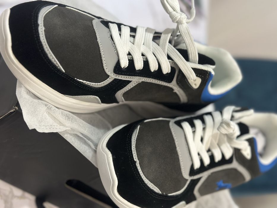 Продам кроссовки