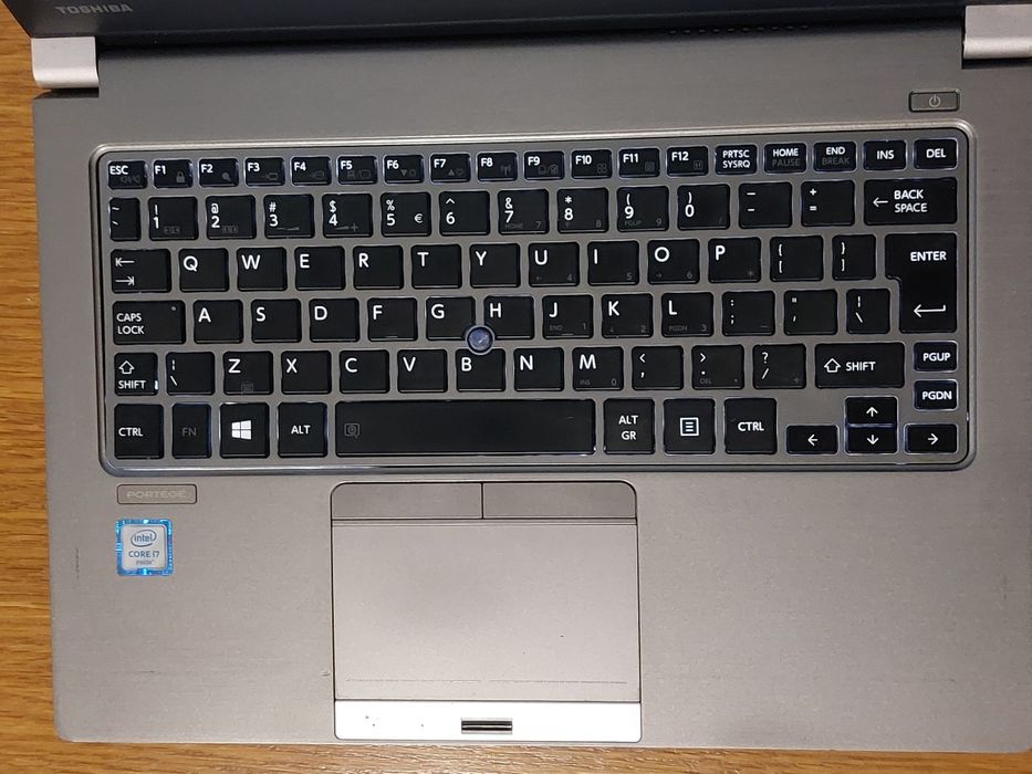 Laptop Toshiba i7 6500u 2,5Ghz/3,1Ghz, 16GB, 256GB, Win11, Office 24