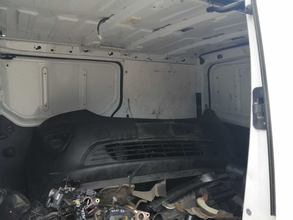 Dezmembram Opel Vivaro  motor 1.6