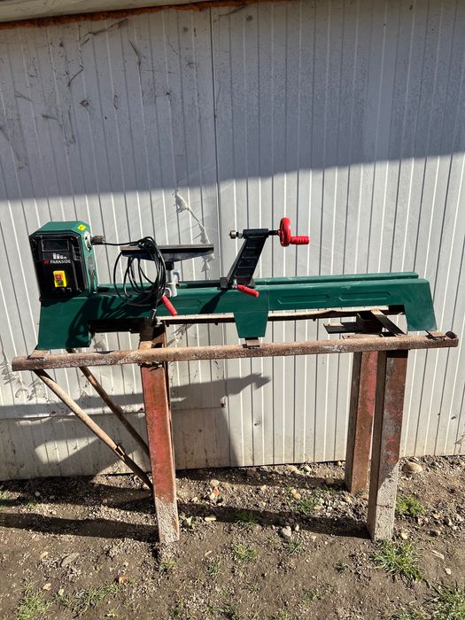 Strung pentru prelucrarea lemnului