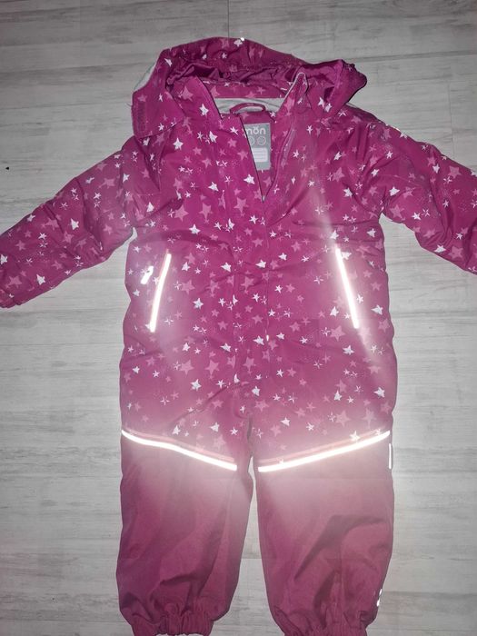 Combinezon +geaca+ pantaloni impermeabile,mărimea 922