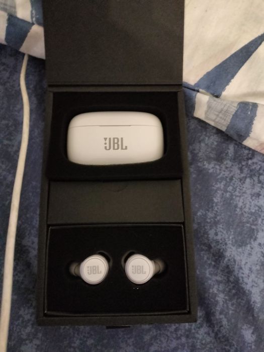 Наушники Jbl live 300tws