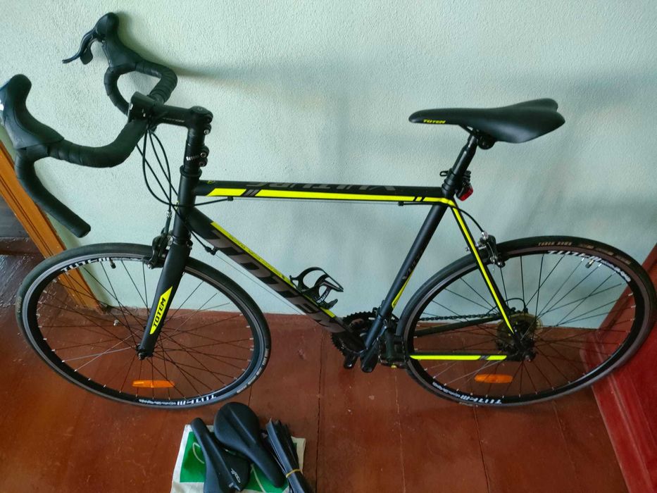 Vand bicicleta! Stare f buna!