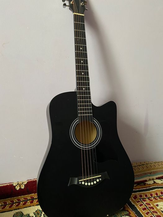 Гитара акустическая