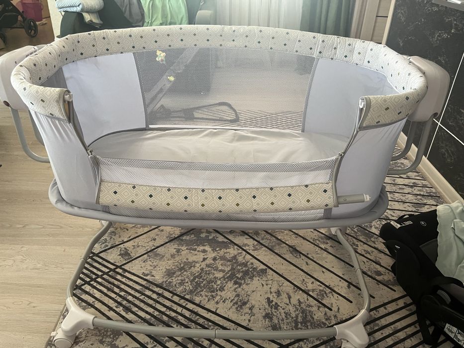 Продам манеж кровать Mastela.