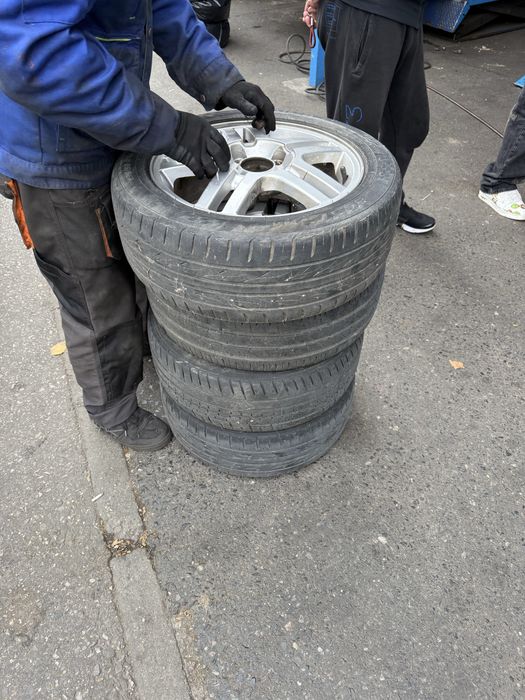 Jante pe 15 cauciucuri vara ford fiesta/195/50/15