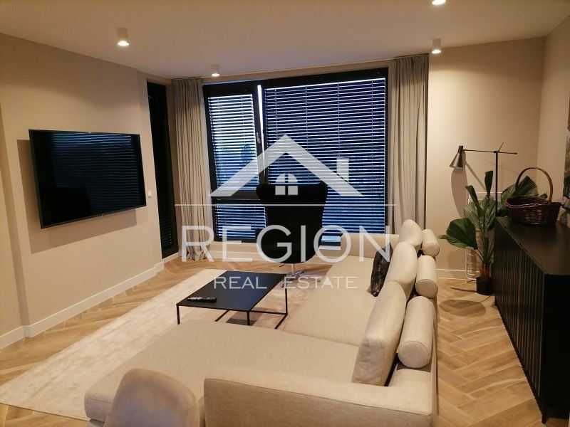 Дава се под наем Тристаен апартамент в Варна, Център - 121 кв.м за 1000 € - Снимка #1