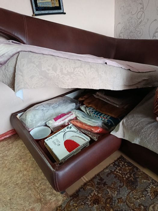 Угловой диван с креслом