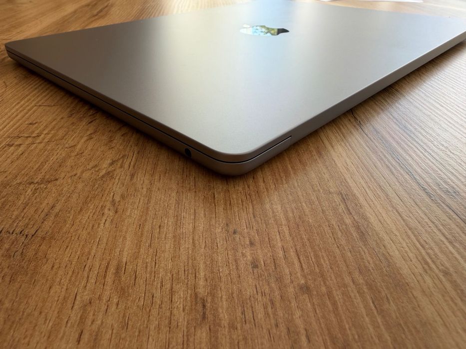 MacBook Air 15" M3 Chip 8-CPU, 10-GPU, 16GB RAM, 256GB SSD В ГАРАНЦИЯ ДО 27.10.2028г.