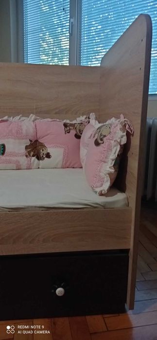 Детско легло с люлеещ механизъм, подарък хипоалергичен матрак