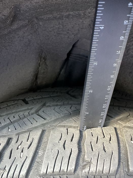 Зимние шины 235/55 на R19