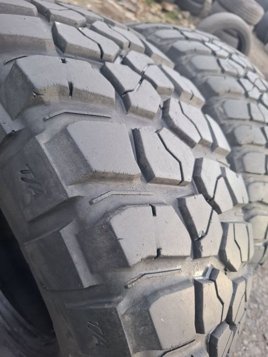 Vand 2 anvelope 32×11.50R 15 LT bune fara defecte