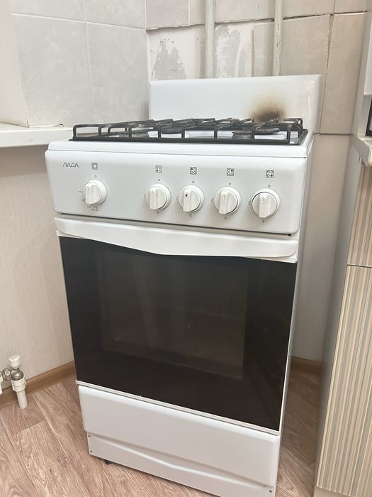 Продам газовую плиту