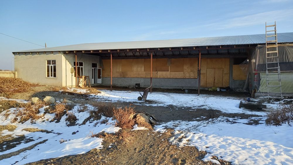 Uy sotiladi 20 sotiq